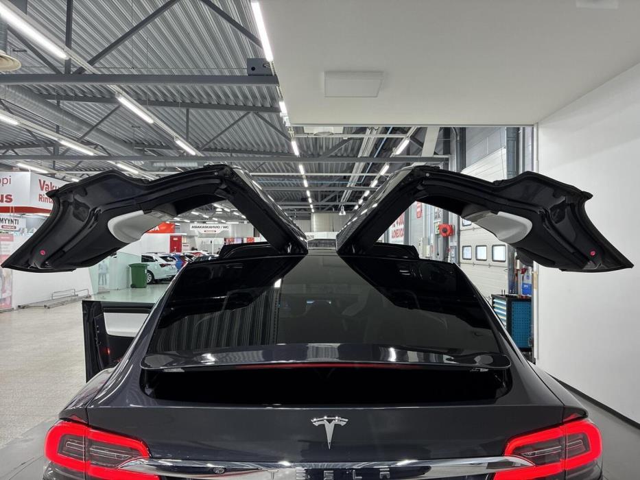 TESLA Model X 2019