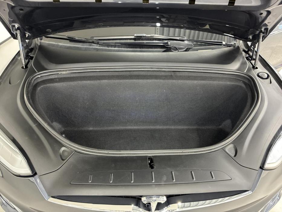 TESLA Model X 2019