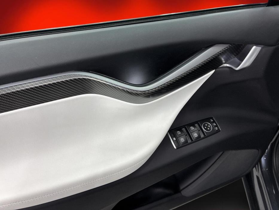 TESLA Model X 2019