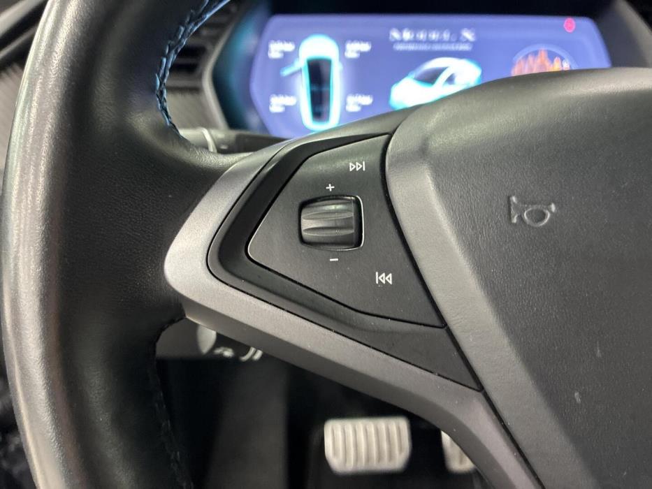 TESLA Model X 2019