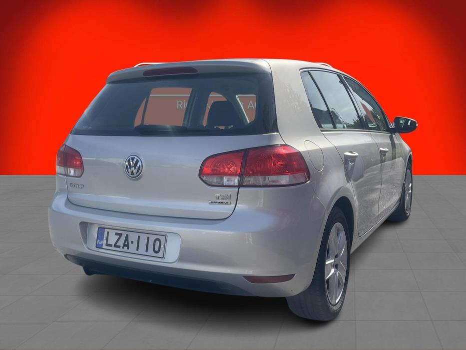 VOLKSWAGEN Golf 2010