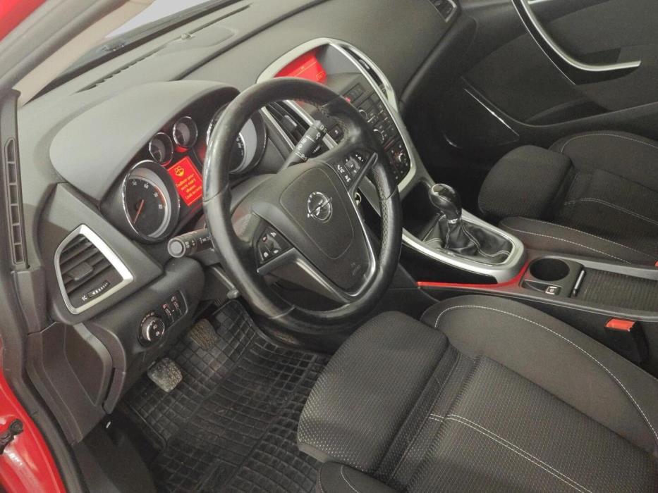 OPEL Astra 2012