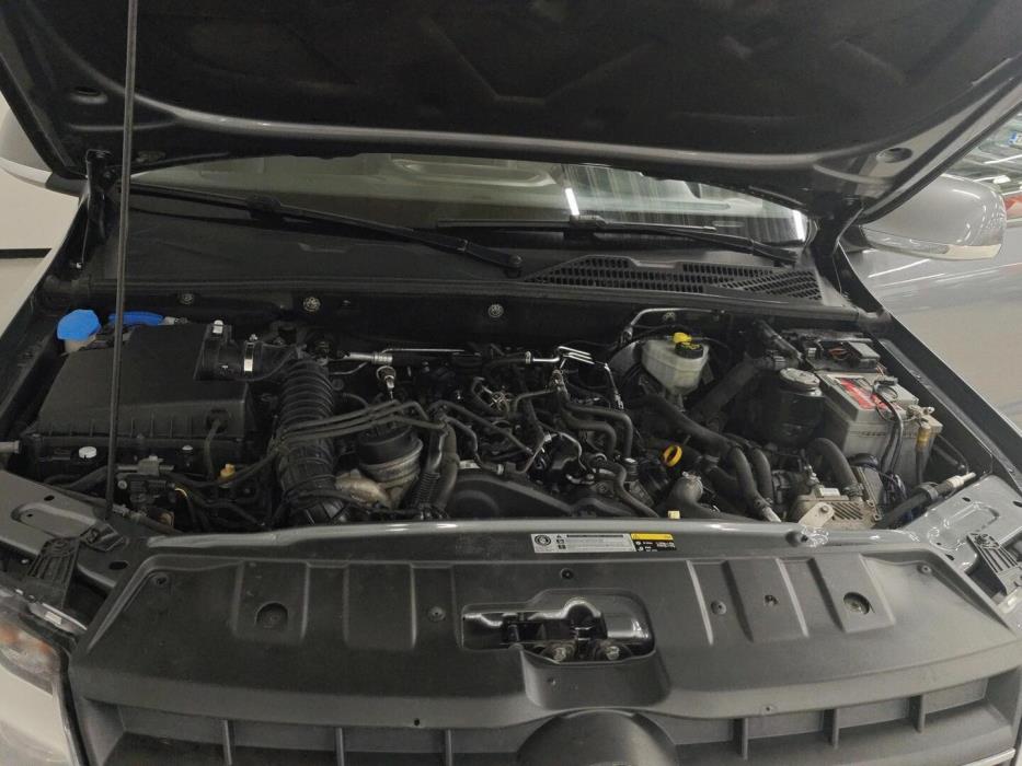 VOLKSWAGEN Amarok 2014