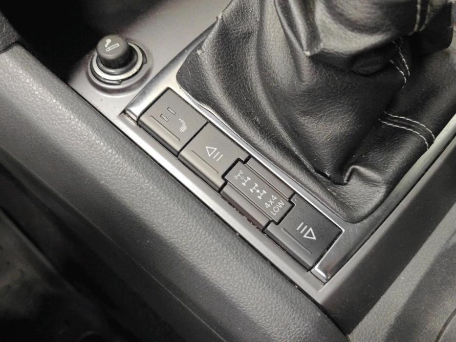 VOLKSWAGEN Amarok 2014