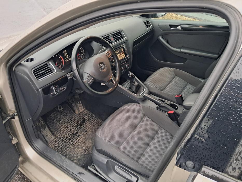 VOLKSWAGEN Jetta 2014