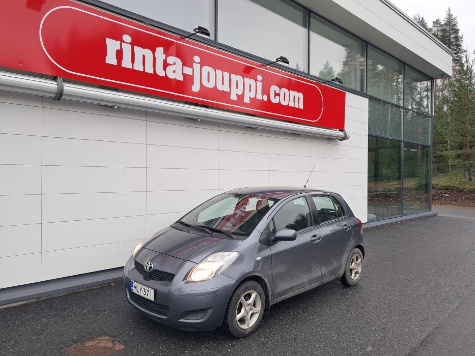 TOYOTA Yaris 2009