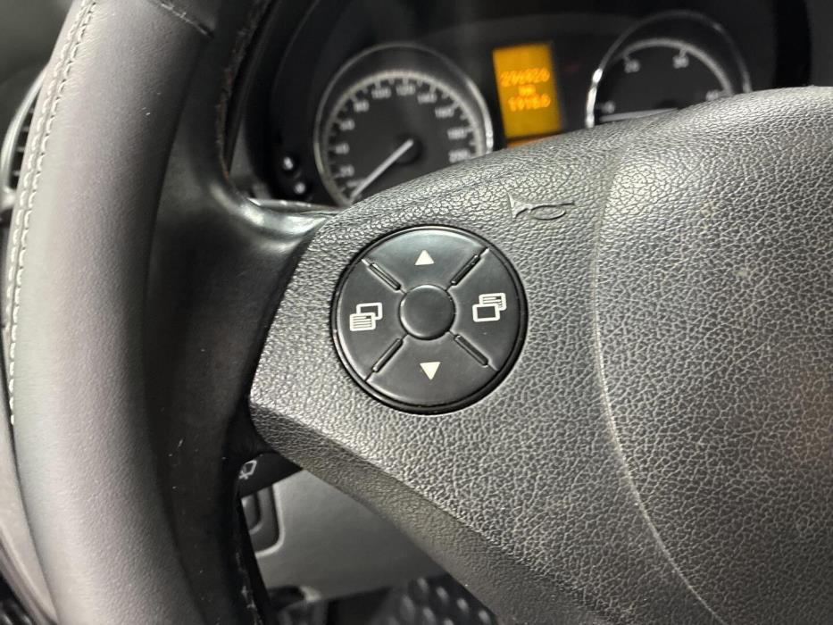MERCEDES-BENZ Vito 2012