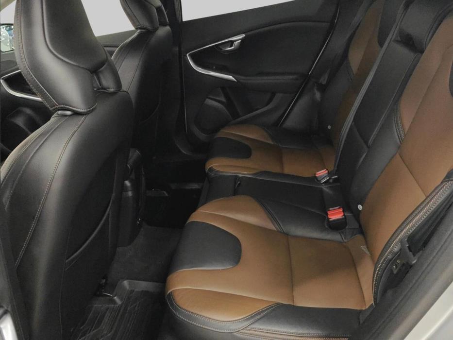 VOLVO V40 Cross Country 2016