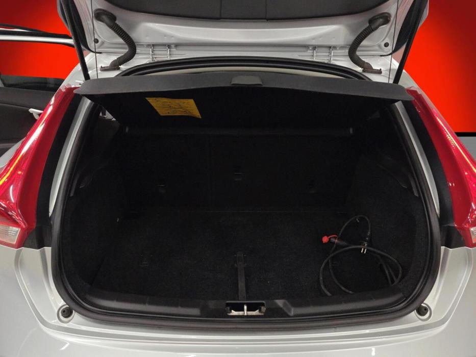 VOLVO V40 Cross Country 2016