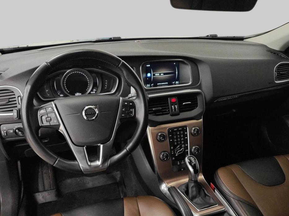 VOLVO V40 Cross Country 2016