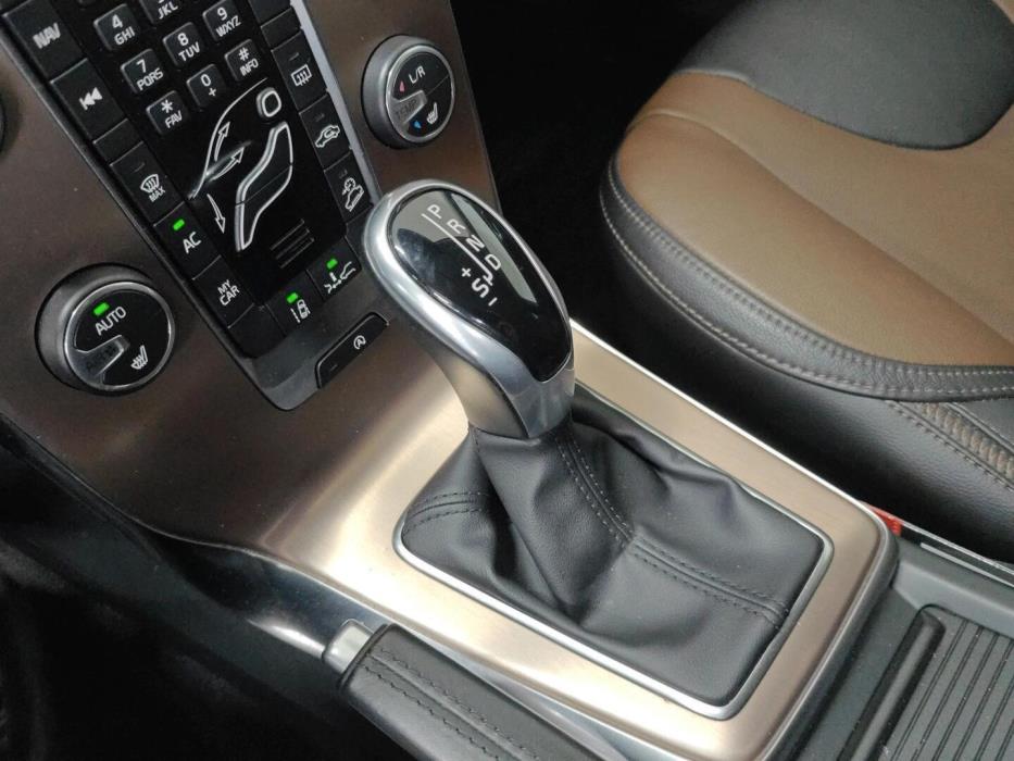 VOLVO V40 Cross Country 2016