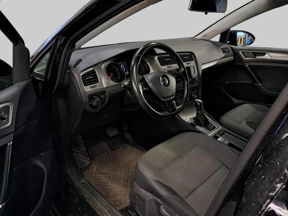 VOLKSWAGEN Golf 2014