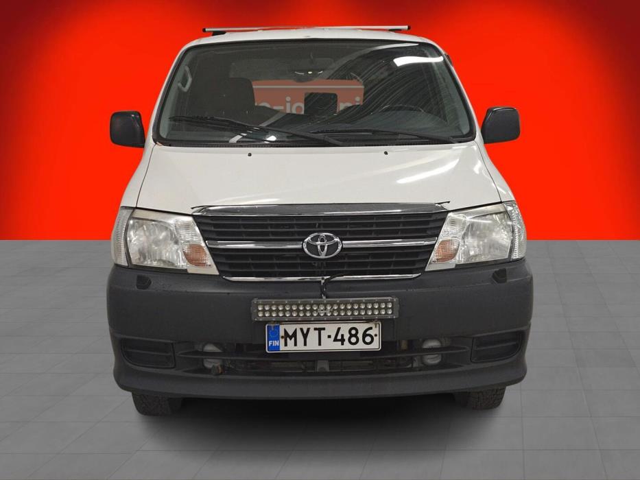 TOYOTA Hiace 2011