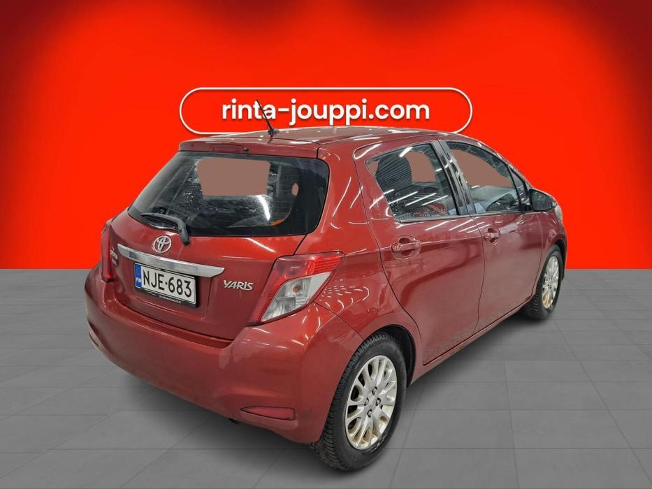 TOYOTA Yaris 2013