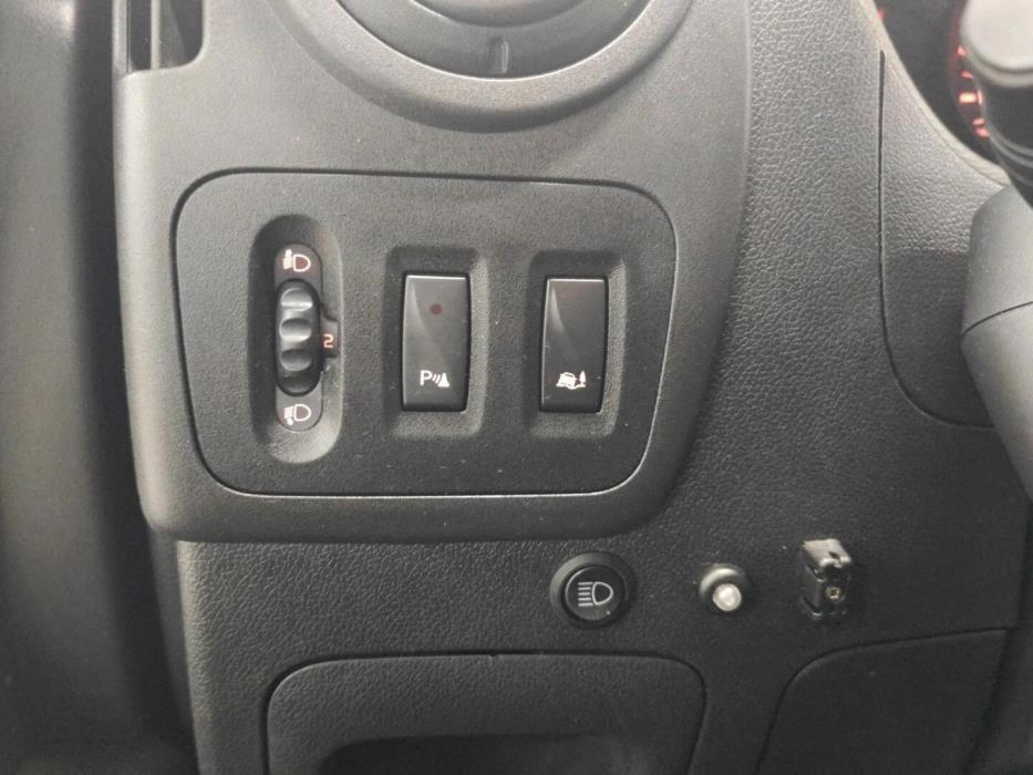 NISSAN NV400 2016