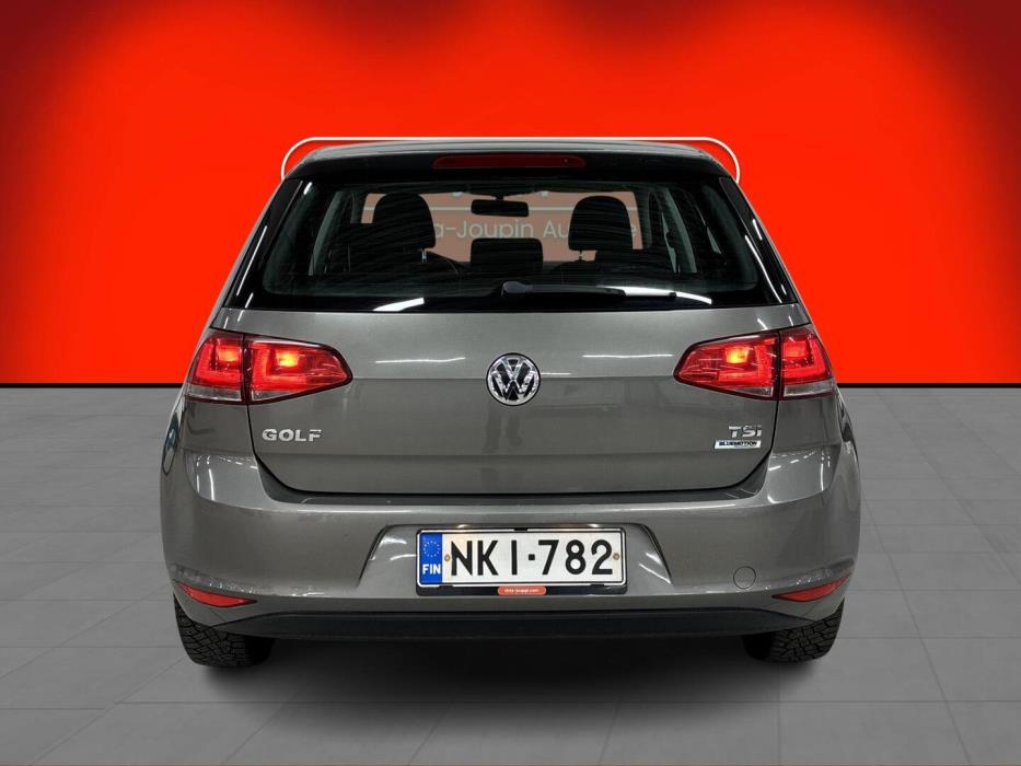 VOLKSWAGEN Golf 2016