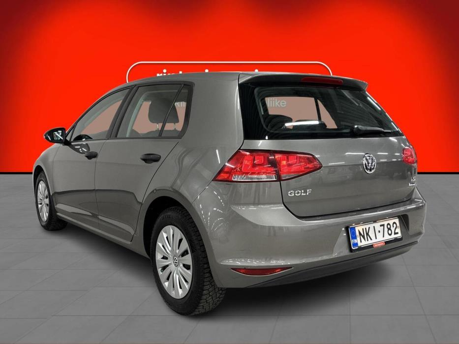 VOLKSWAGEN Golf 2016