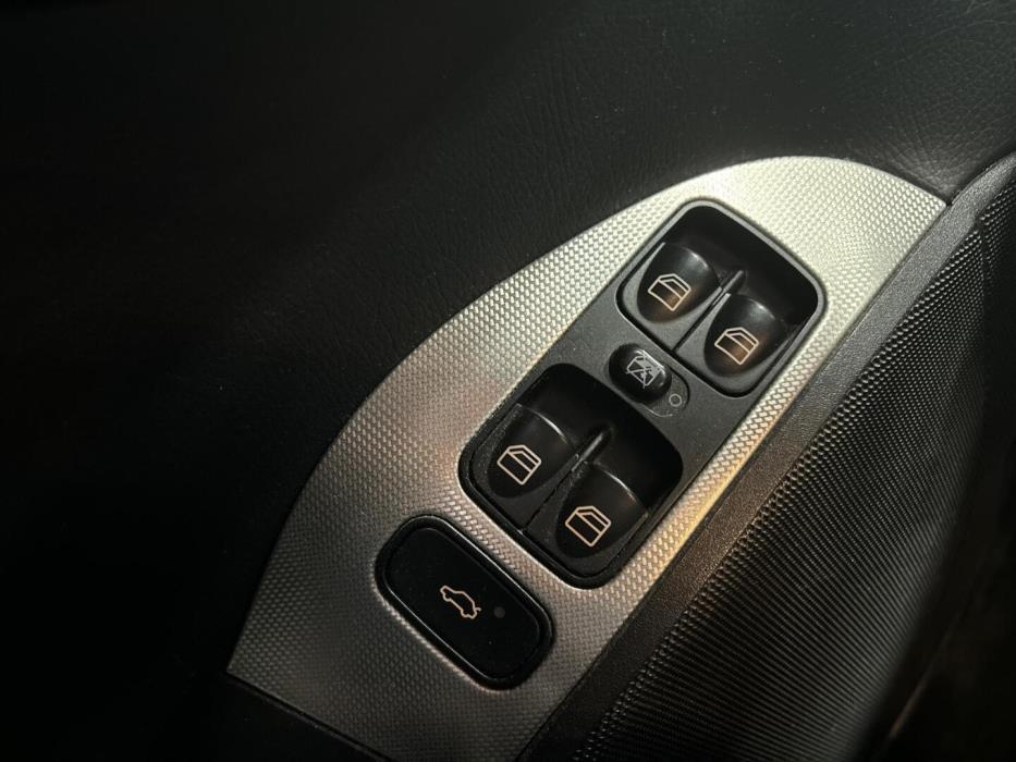 MERCEDES-BENZ CLK 2005