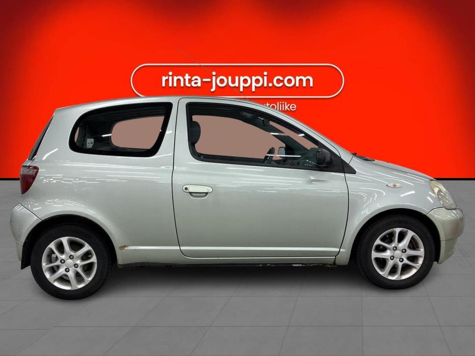 TOYOTA Yaris 2001