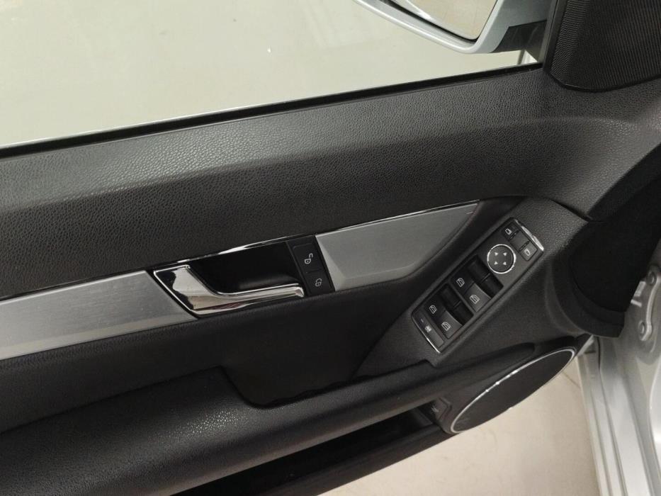 MERCEDES-BENZ C 2009