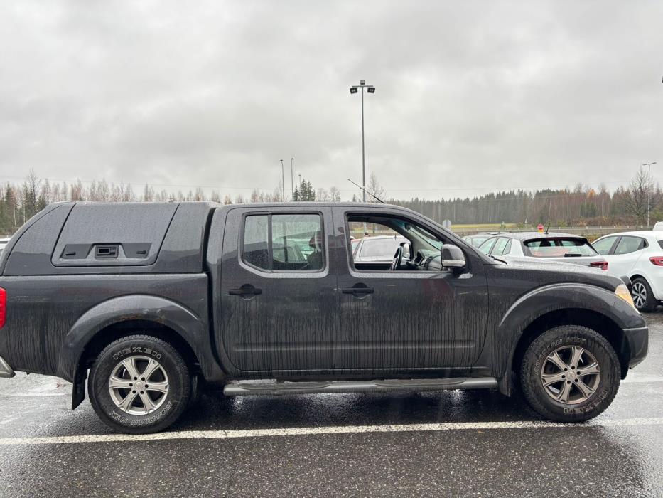 NISSAN Navara 2010