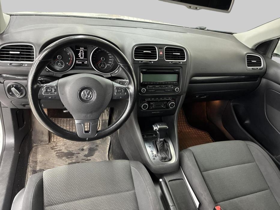 VOLKSWAGEN Golf 2010