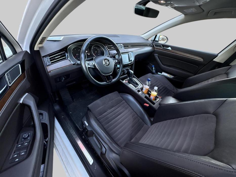 VOLKSWAGEN Passat 2016