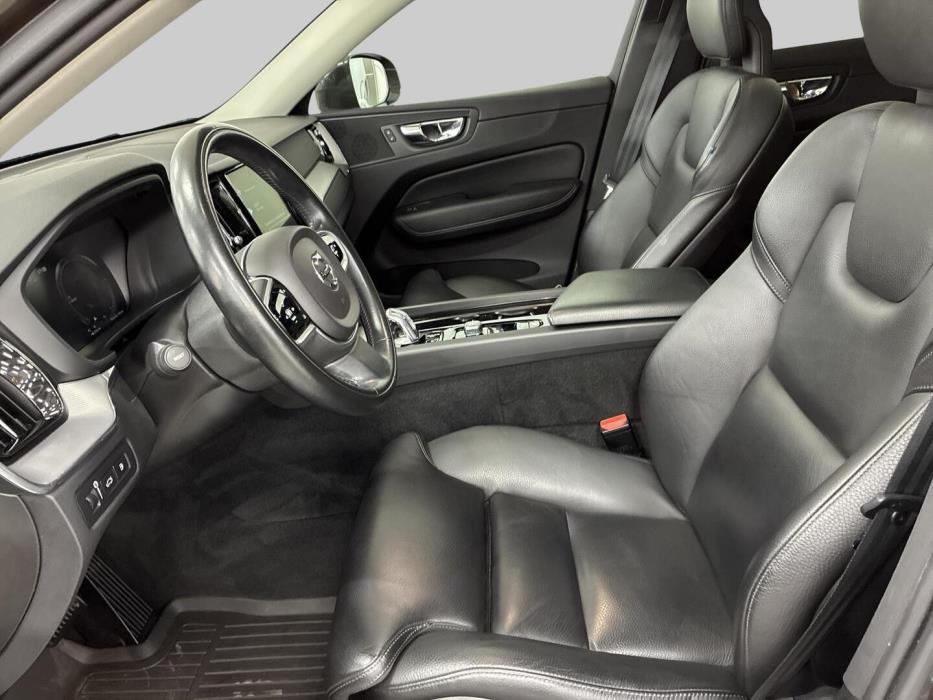 VOLVO XC60 2018