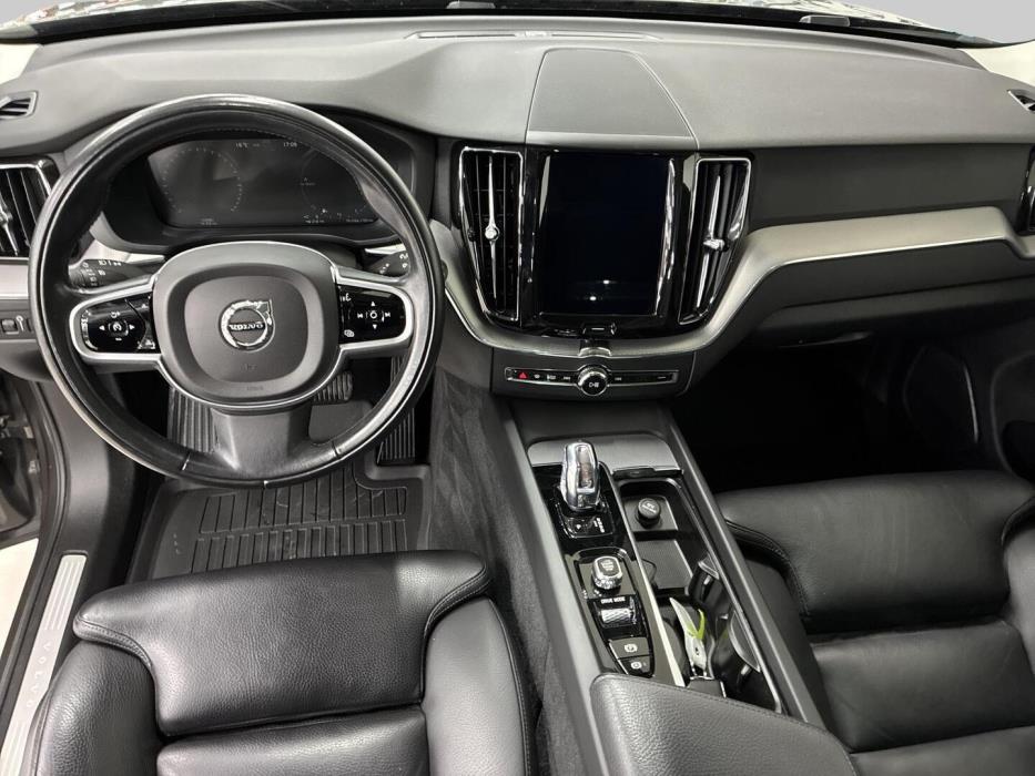 VOLVO XC60 2018