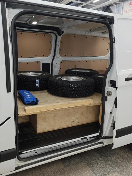 FORD TRANSIT CUSTOM 2023