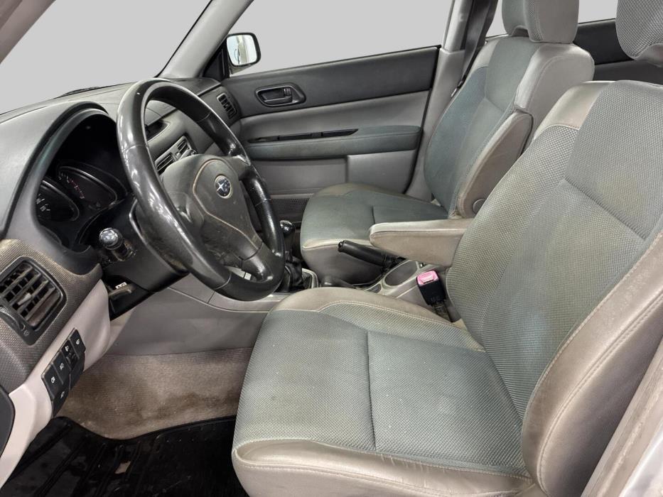 SUBARU Forester 2005