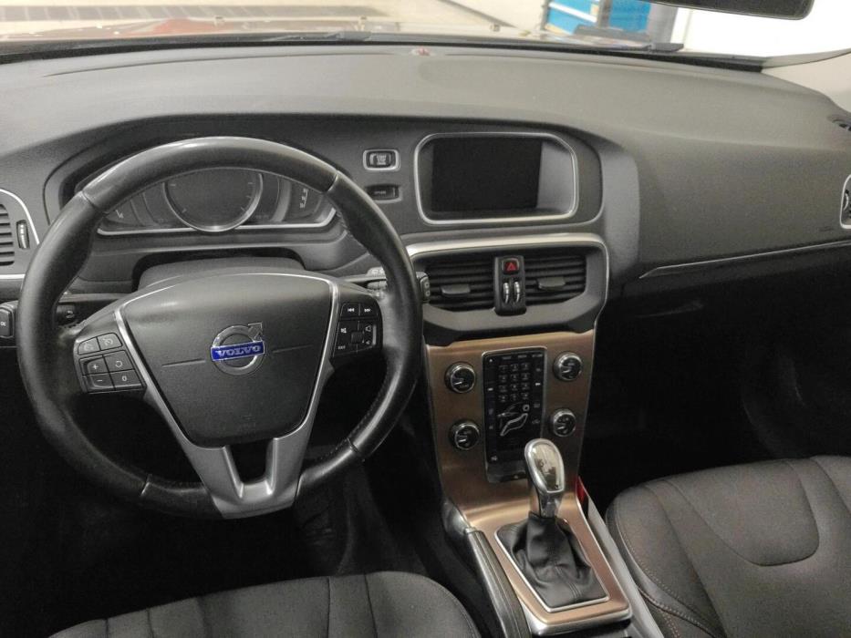 VOLVO V40 Cross Country 2013