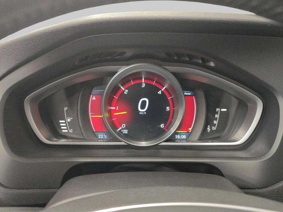 VOLVO V40 Cross Country 2013