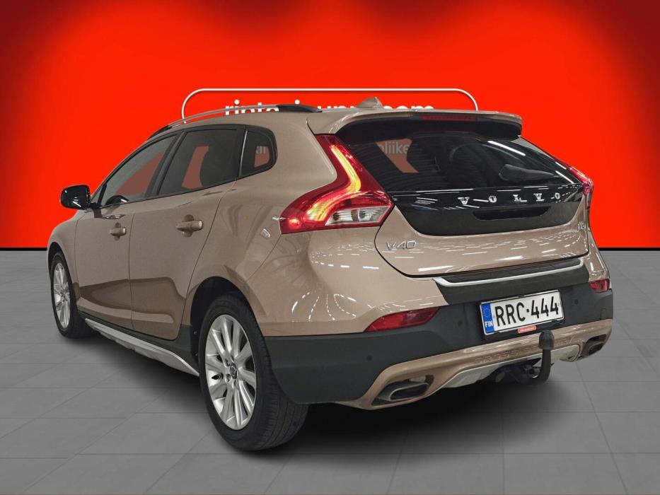 VOLVO V40 Cross Country 2013