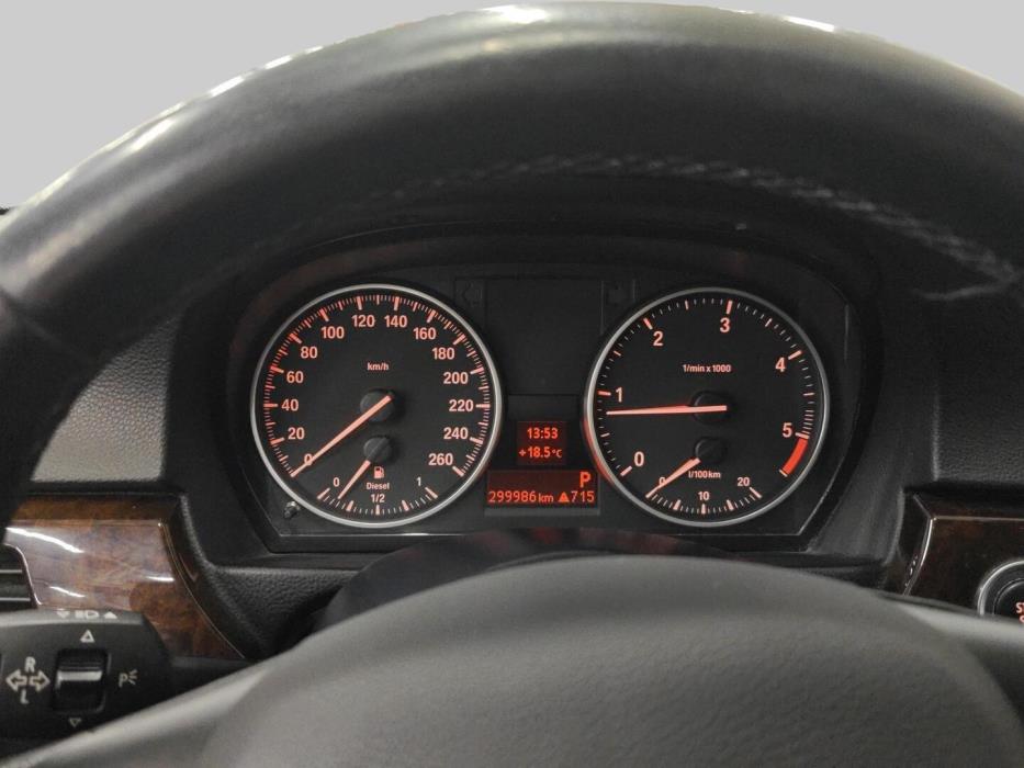 BMW 320 2010