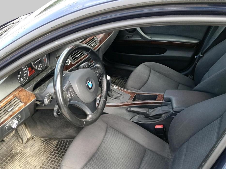 BMW 320 2010