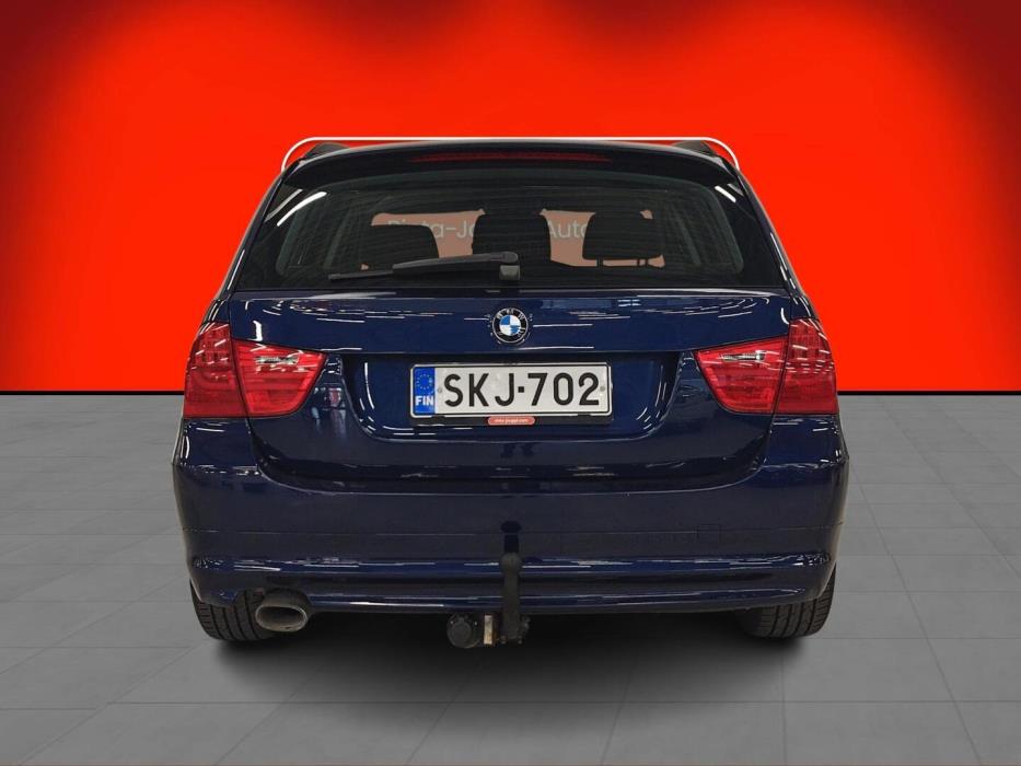 BMW 320 2010