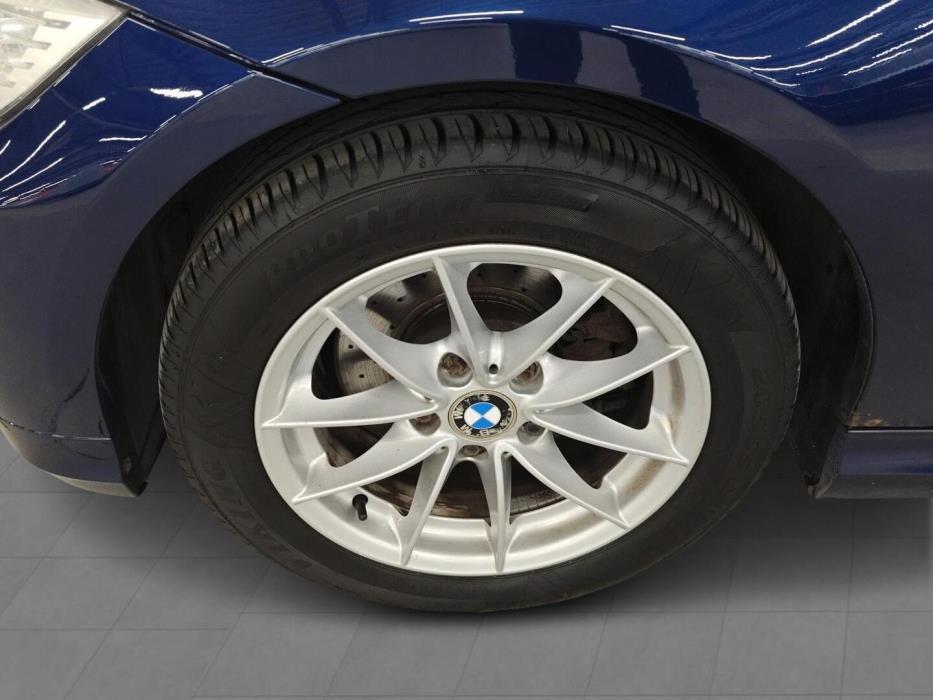 BMW 320 2010