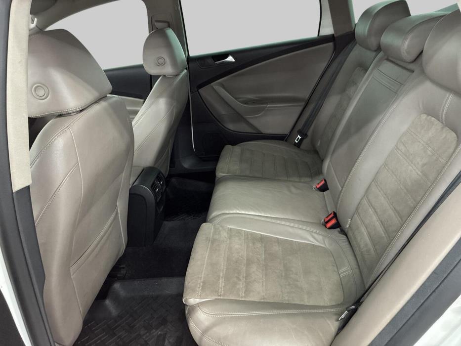 VOLKSWAGEN Passat 2009