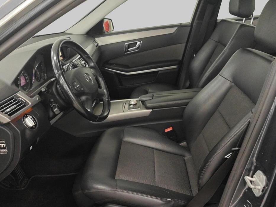 MERCEDES-BENZ E 2009