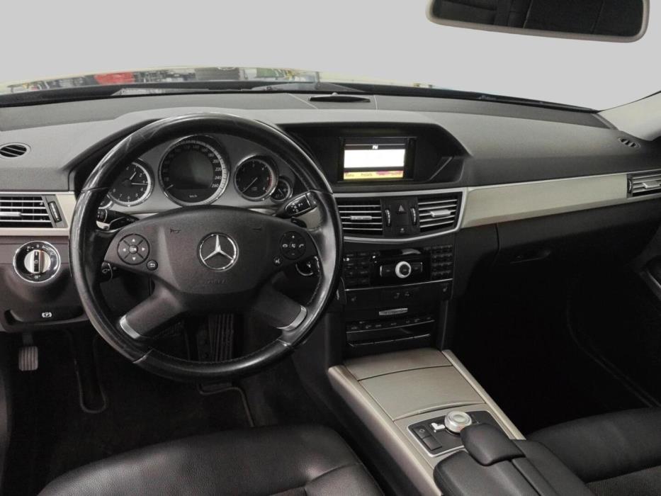 MERCEDES-BENZ E 2009