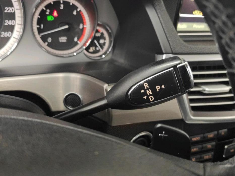 MERCEDES-BENZ E 2009