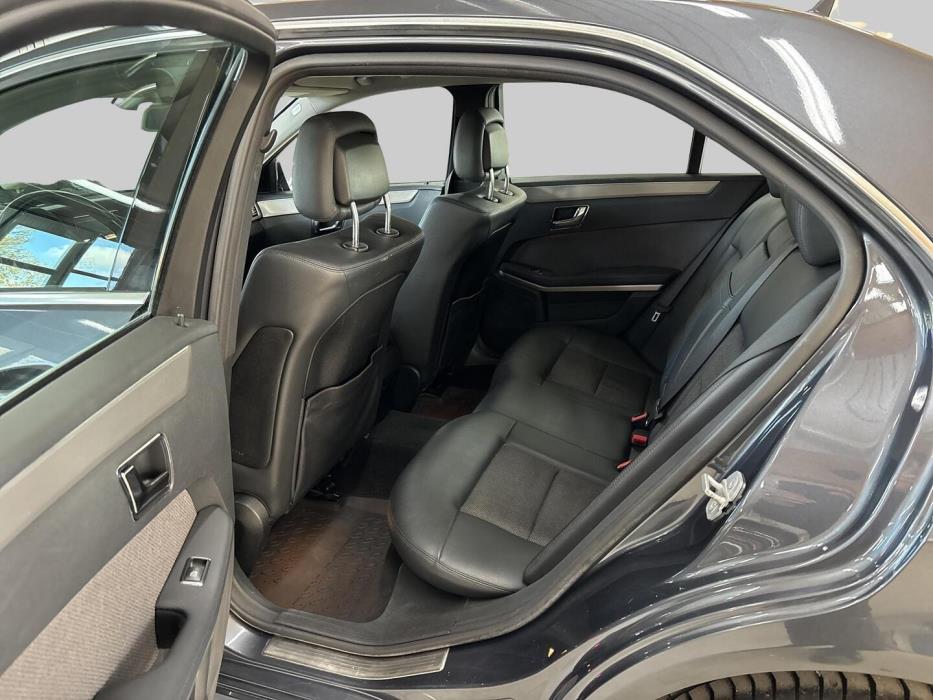 MERCEDES-BENZ E 2009