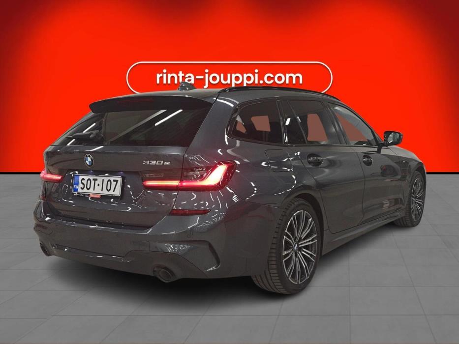 BMW 330 2021