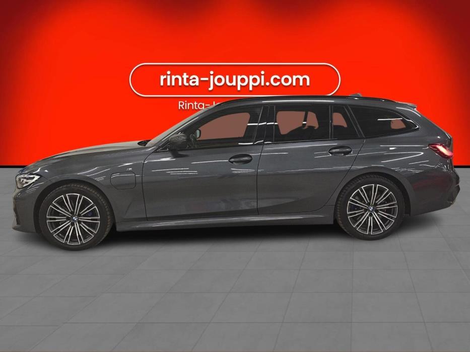 BMW 330 2021