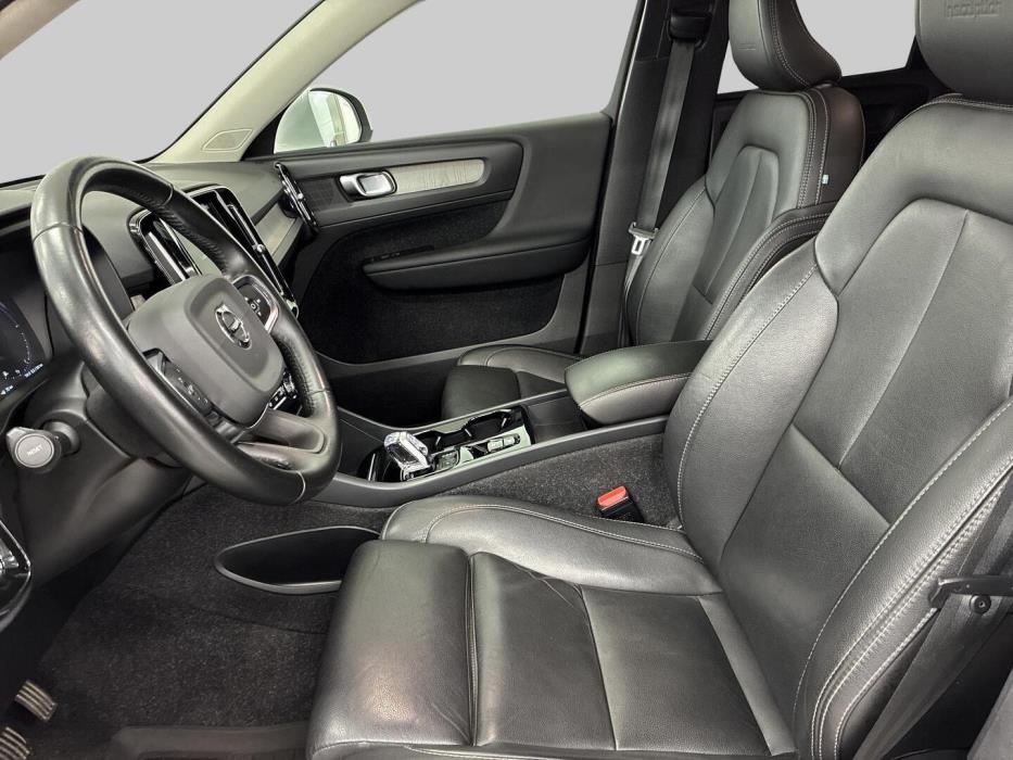 VOLVO XC40 2020