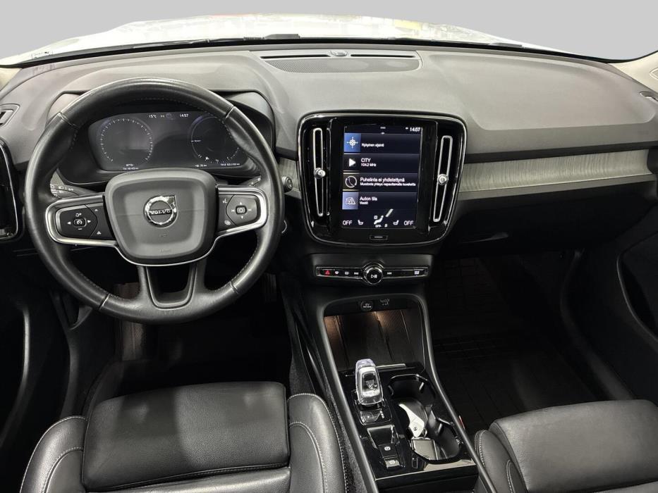 VOLVO XC40 2020