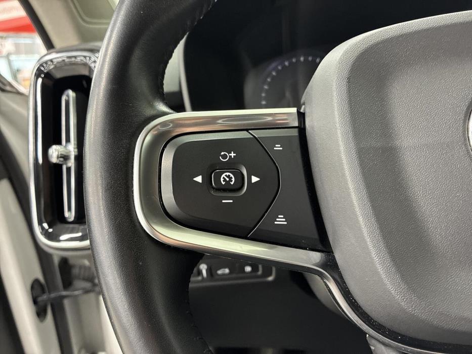 VOLVO XC40 2020