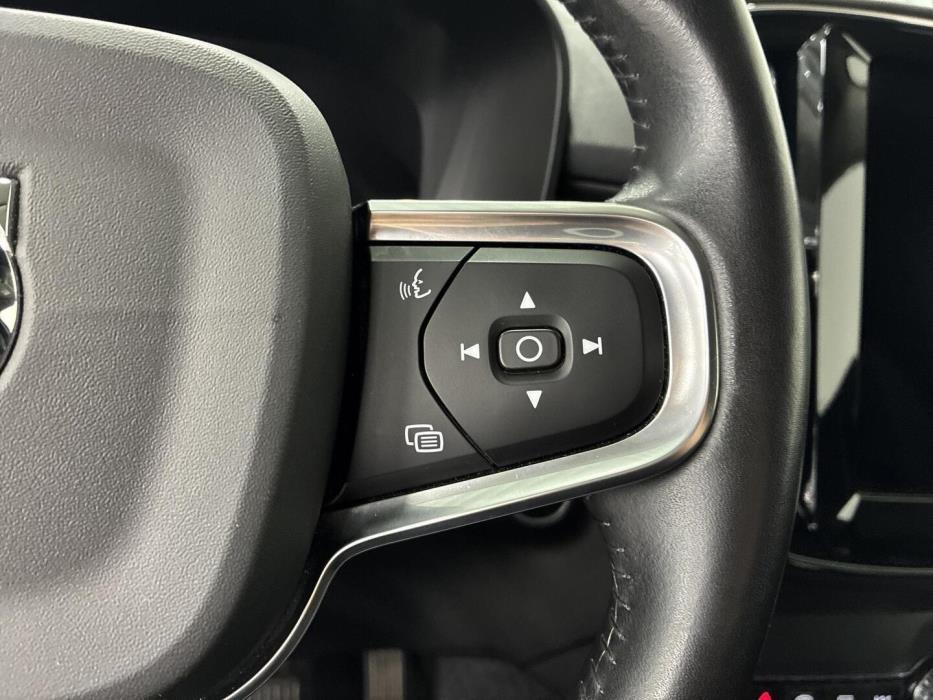 VOLVO XC40 2020