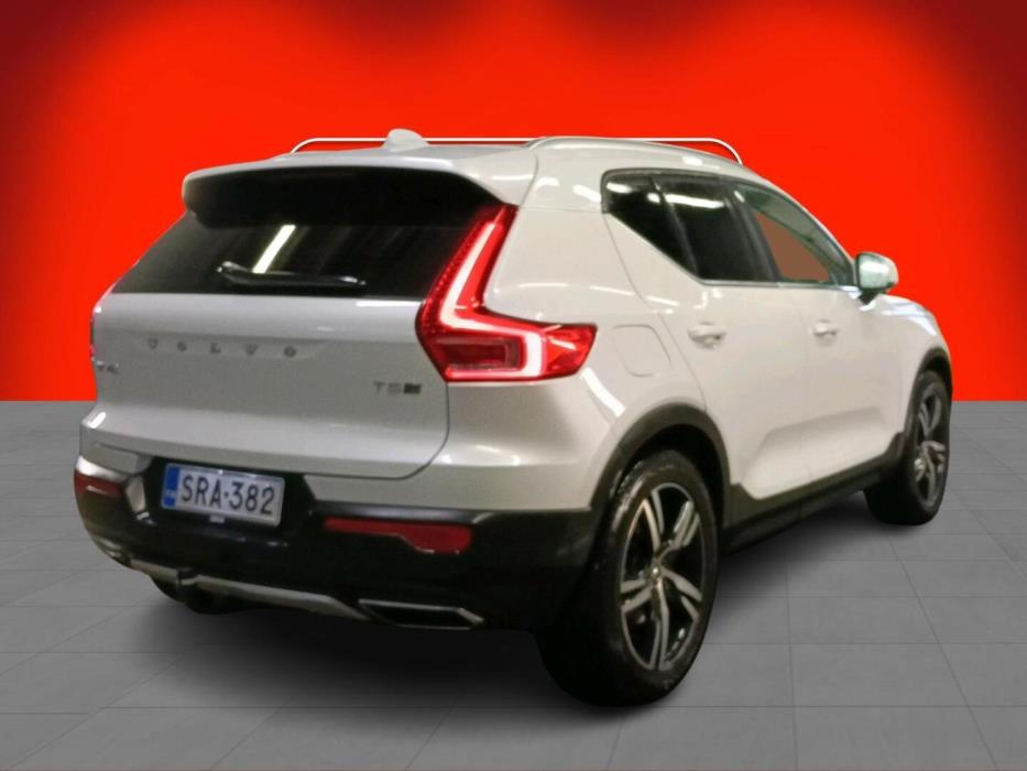 VOLVO XC40 2020